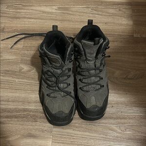 Wolverine Men's Gray and Black Boots